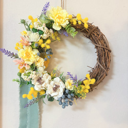 ホワイトミモザとラナンキュラスのリース 初春リース 初春 春 ミモザの
