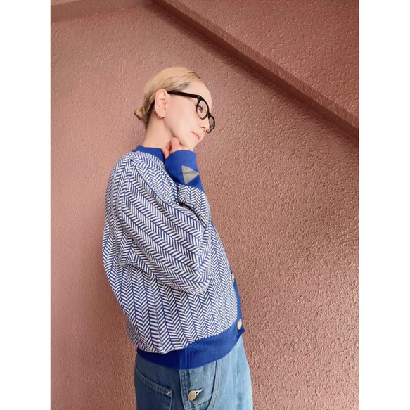 RATA❤️秋冬春三季❤️獨具特色的「百搭開襟衫」❤️RATA原創日本製造❤️亮藍色x象牙色 第9張的照片