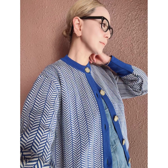 RATA❤️秋冬春三季❤️獨具特色的「百搭開襟衫」❤️RATA原創日本製造❤️亮藍色x象牙色 第8張的照片