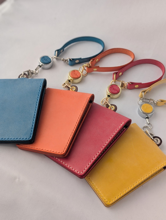 縦型二つ折りパスケース リール付き パスケース・定期入れ natra 通販