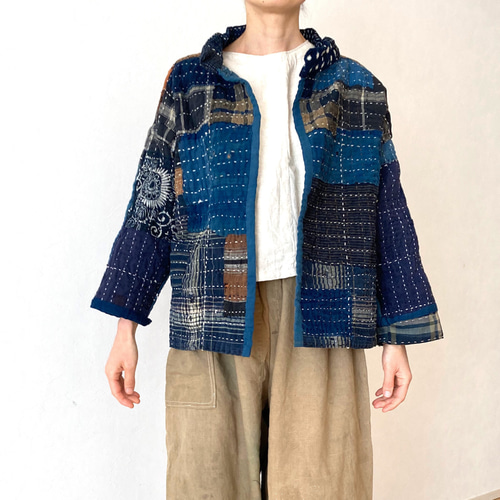 ハンドメイド作家　リバーシブル　ジャケット　バラ柄 スカジャン 薔薇とレッドタイガー 刺繍 サイズはS・M・L・XL