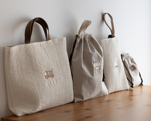 はたらくくるま 入学入園グッズ 名入れ刺繍で特別アイテムに。レッスン