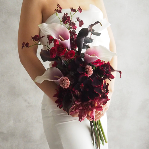 今大注目！秋冬婚に人気のシックなボルドーブーケ｜縦型×大人っぽい色
