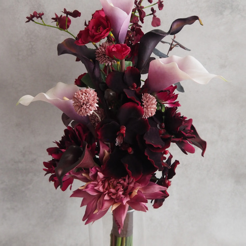 今大注目！秋冬婚に人気のシックなボルドーブーケ｜縦型×大人っぽい色