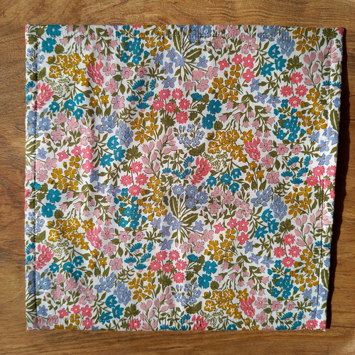 リバティタナローンとガーゼタオルのハンカチ 額縁縫い仕立て ハンカチ