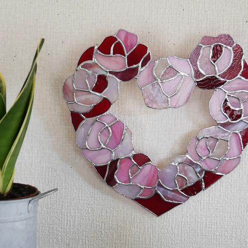 ✴︎:.。薔薇のハートのステンドグラスサンキャッチャー サン