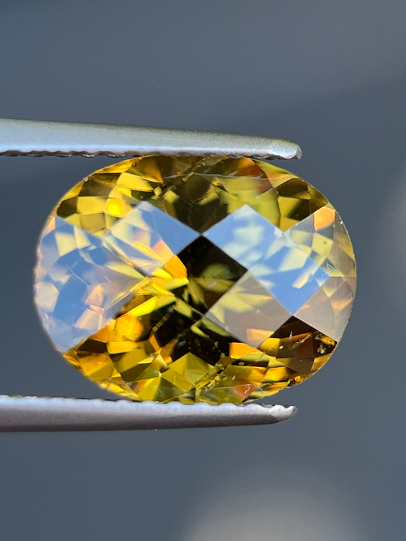 シンハライトルースレアーストンNaturalSinhallite 3.94 ct シンハライトルース レアーストン 天然石 宝Rare Stone Natural