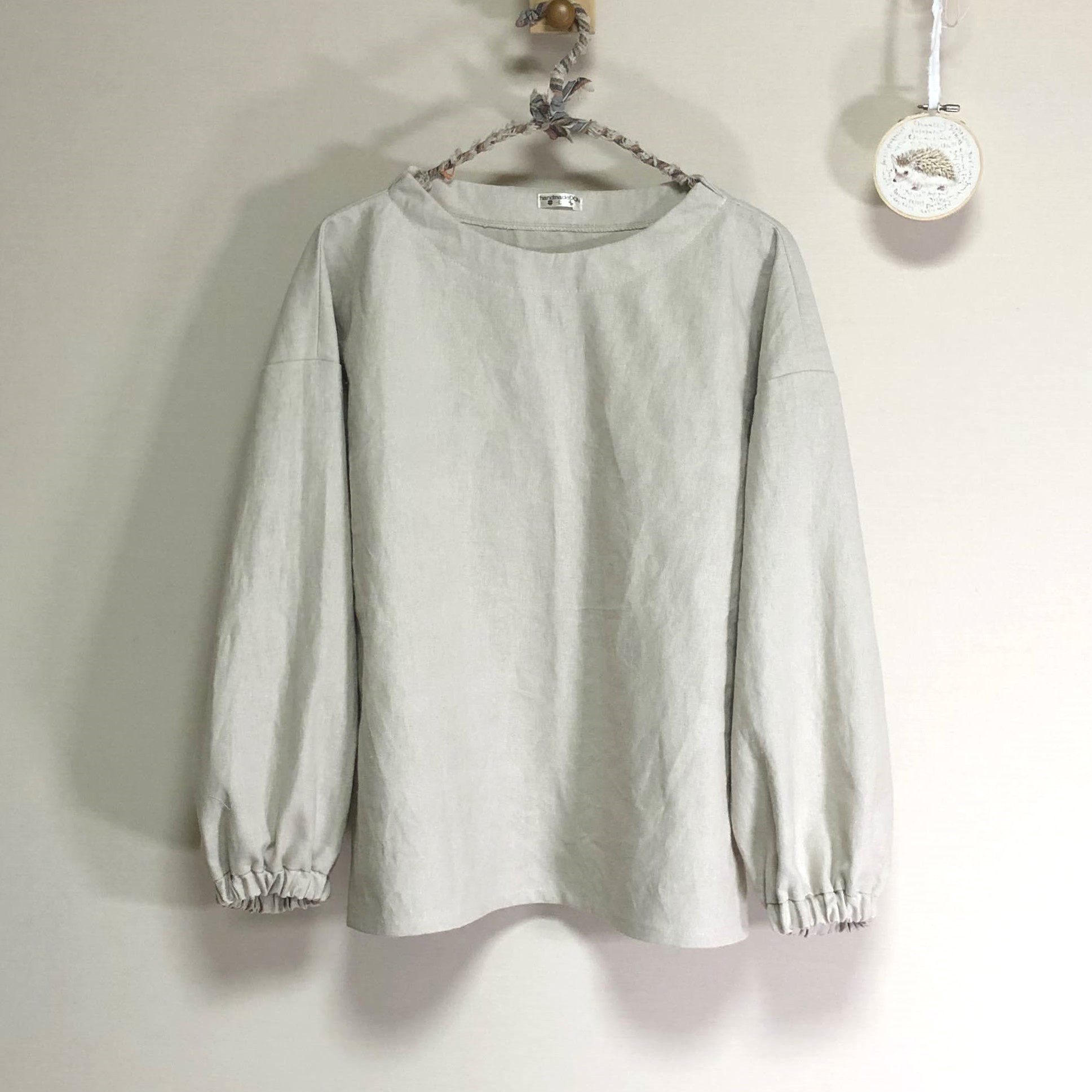 ボトルネックブラウス◆【＃25リネン キャンバス】エクリュ◆M・L・LL