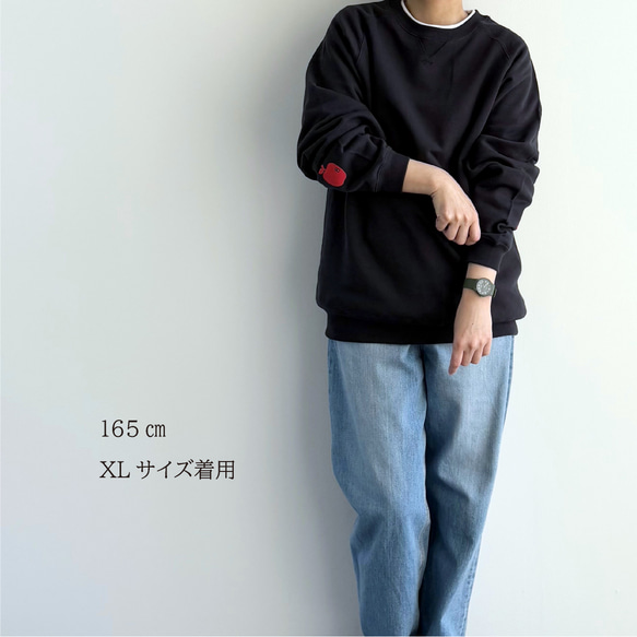 りんごのスウェット（ダークネイビー / 薄手スウェット） 4枚目の画像