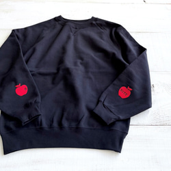 りんごのスウェット（ダークネイビー / 薄手スウェット） 8枚目の画像