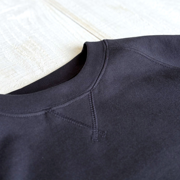 りんごのスウェット（ダークネイビー / 薄手スウェット） 10枚目の画像