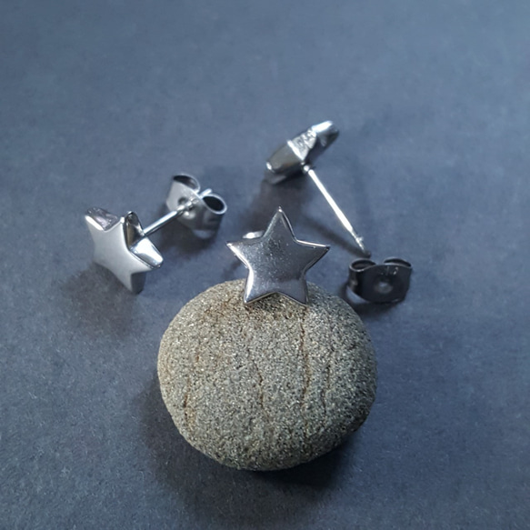 [1ペア]オールステンレス 約9mm スタッドピアス スター 星 キャッチ付き 金属アレルギー対応 6枚目の画像