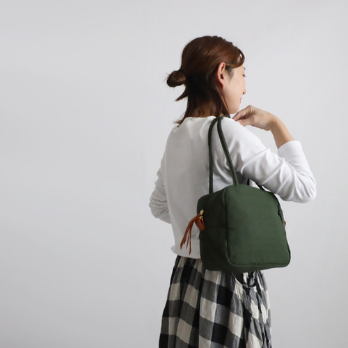 【美品】CAMPOMAGGI カーキ ボストンバッグ 美品】CAMPOMAGGI カーキ ボストンバッグ ボストンバッグ カーキ」の