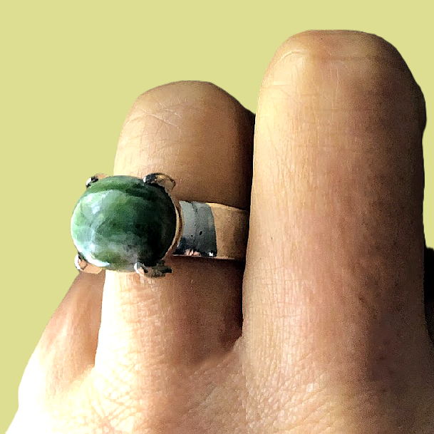 黄緑色のオパールRING