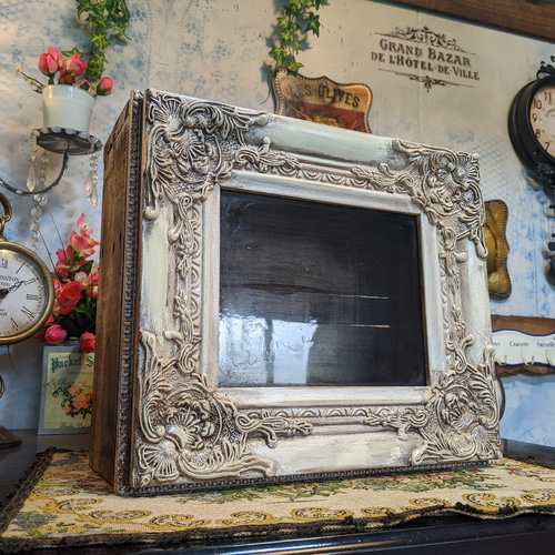 アンティークな飾り棚 ヴィンテージウッドボックス アンティークな額縁