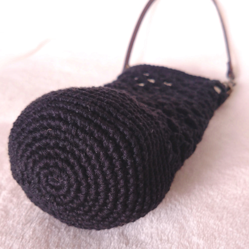 カバー付きボトル　ボトルカバー　ドリンクボトル　水筒　筒形　手編み 500ml ポップコーン編みのペットボトルカバー（ピンク） - amu*amu