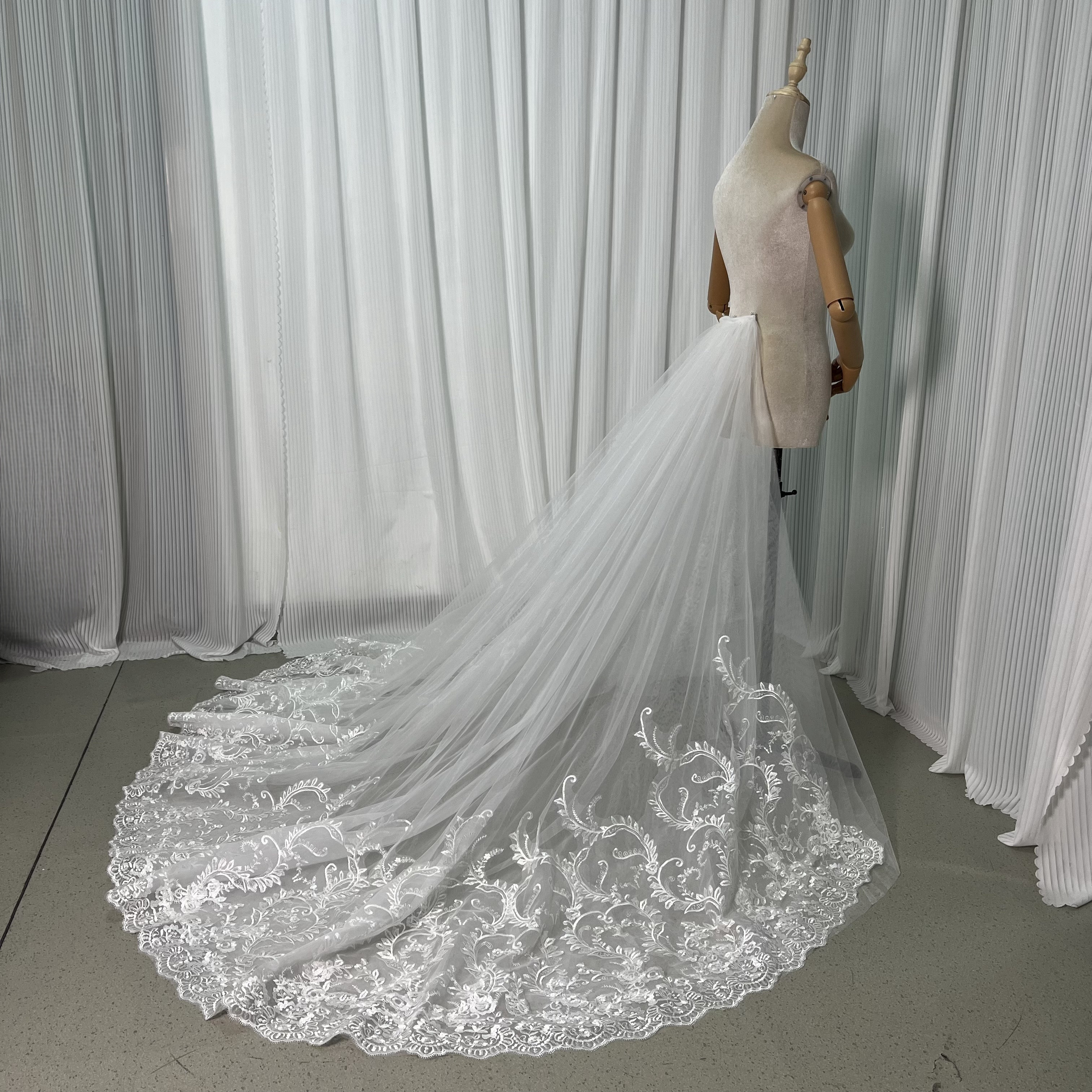 送料無料!取り外し刺繍トレーン 上品レース ボリュームアップ ドレスアレンジ 結婚式 オーダー可能 送料無料!取り外し刺繍トレーン 上品レース ボリュームアップ ドレスアレンジ 結婚式 オーダー可能