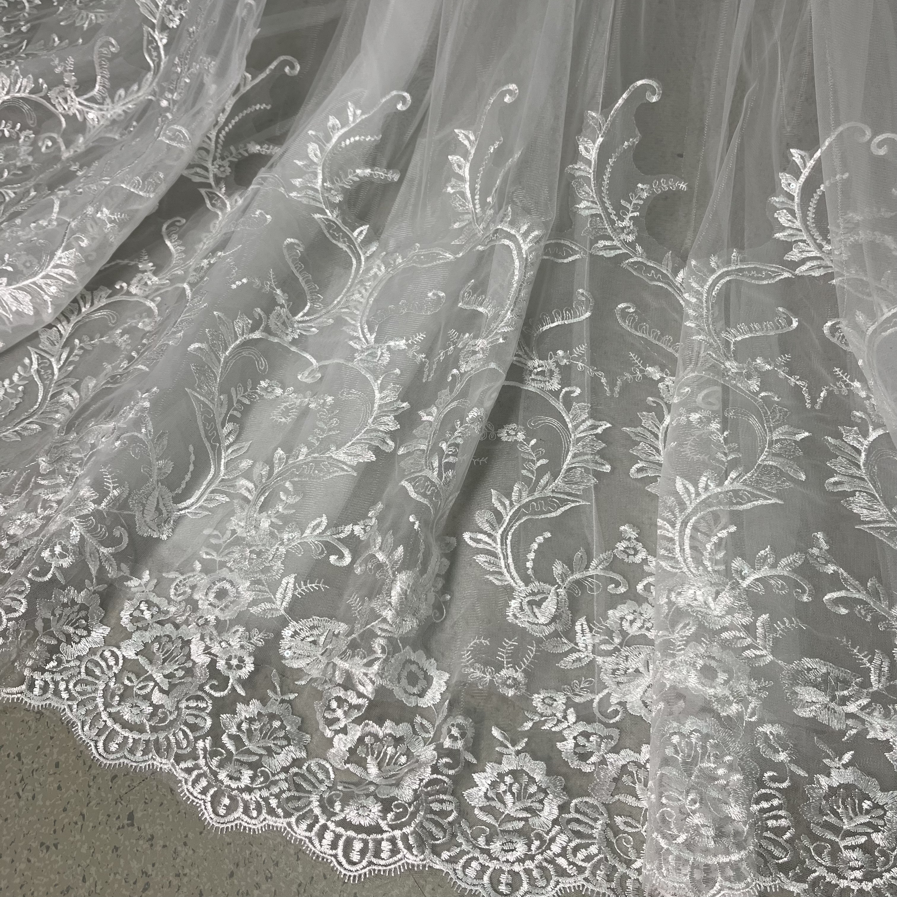 送料無料!取り外し刺繍トレーン 上品レース ボリュームアップ ドレスアレンジ 結婚式 オーダー可能 送料無料!取り外し刺繍トレーン 上品レース ボリュームアップ ドレスアレンジ 結婚式 オーダー可能