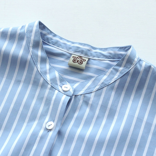 さらりと纏う ギザコットン バンドカラーブラウス （ストライプ/ブルー