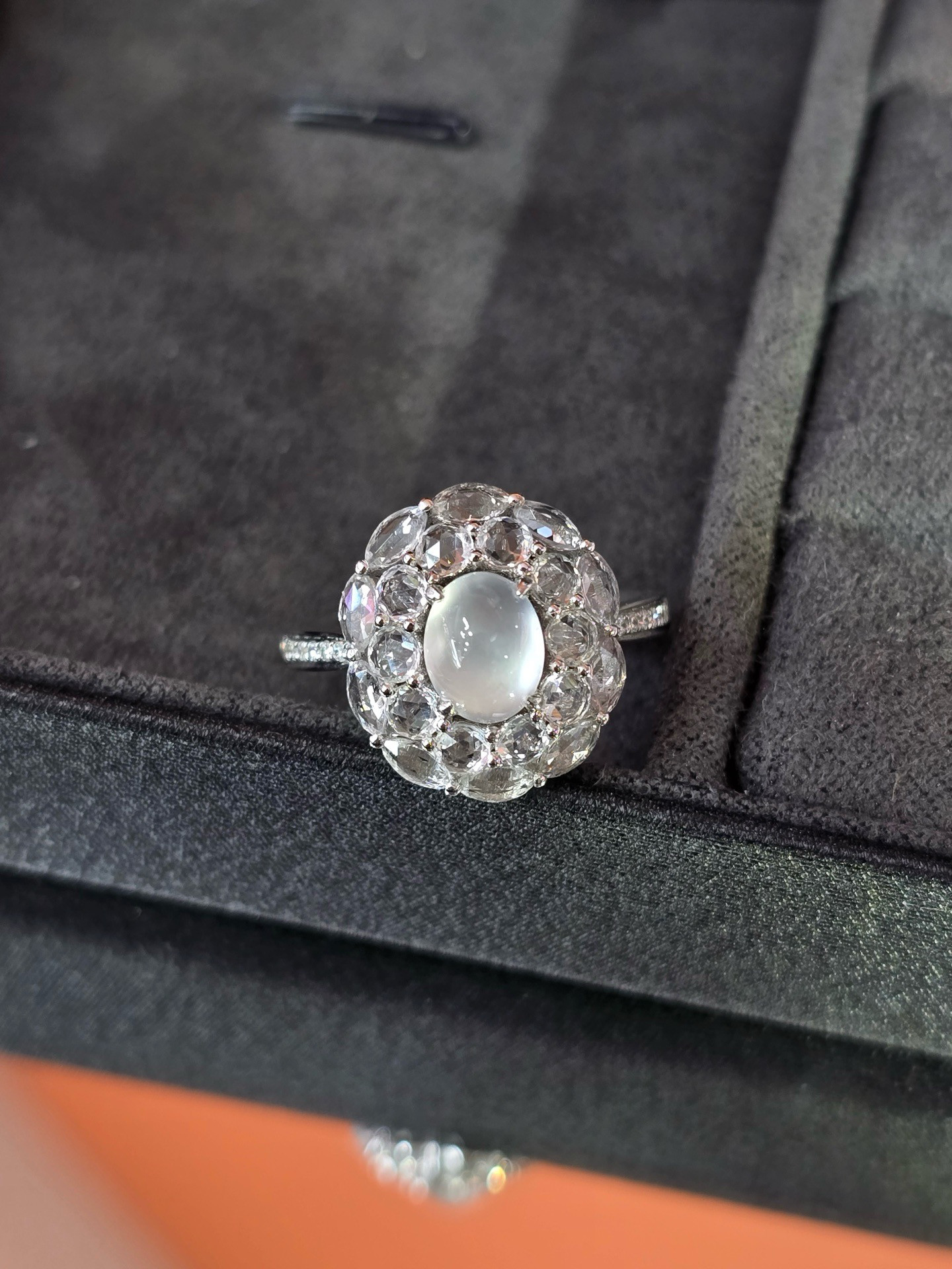 「翡翠」K18 天然氷種ヒスイ　天然ダイヤモンド　上品　忍耐　5月誕生石 本翡翠　A貨　リング 25/1/16