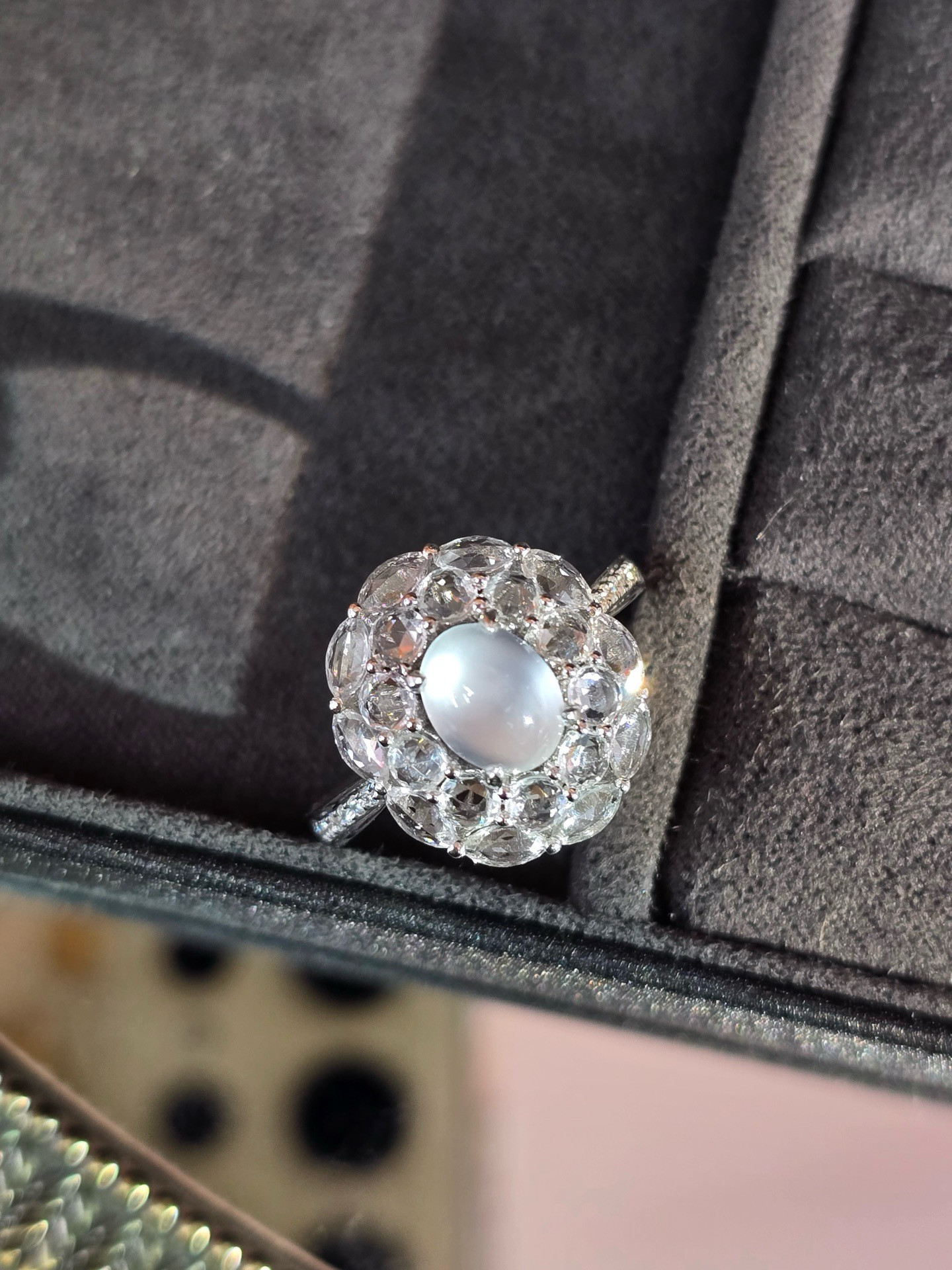 「翡翠」K18 天然氷種ヒスイ　天然ダイヤモンド　上品　忍耐　5月誕生石 本翡翠　A貨　リング 25/1/16