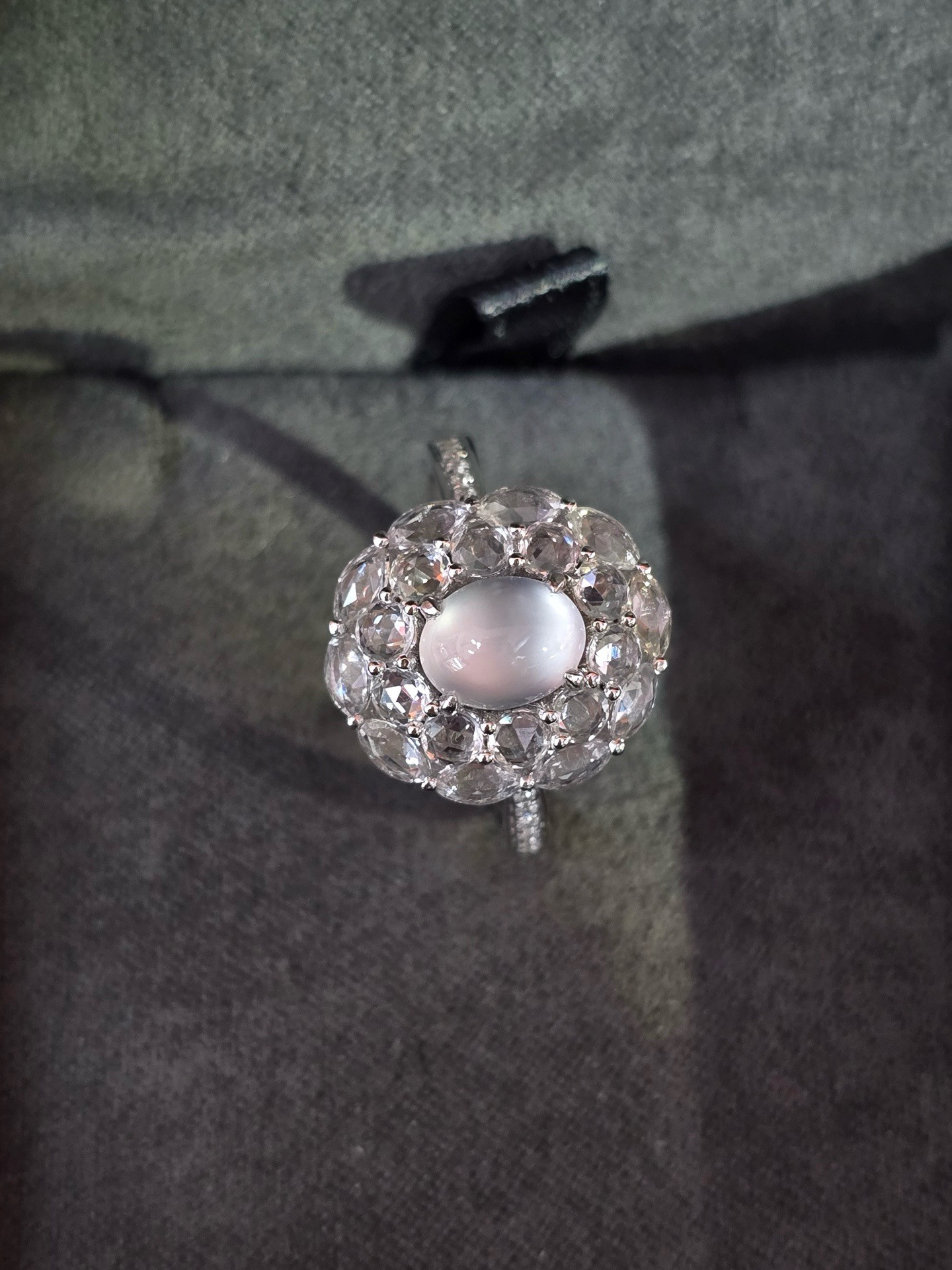 「翡翠」K18 天然氷種ヒスイ　天然ダイヤモンド　上品　忍耐　5月誕生石 本翡翠　A貨　リング 25/1/16