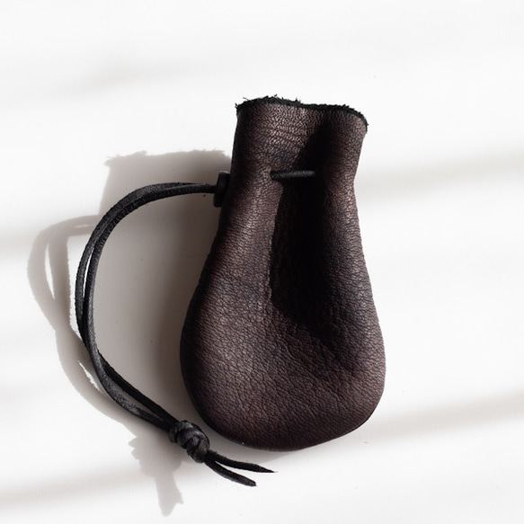 yoki 泥染鹿革巾着 巾着袋 yoki 通販 18786714｜Creema(クリーマ