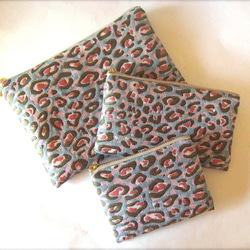 フランス生地（L）ヒョウ柄　ピューマ柄　レオパード　斑点　ポーチ　通帳入れ　鍵入れ　コスメ入れ　デバイス入れ 4枚目の画像