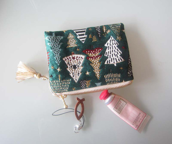 フランス生地（L）ヒョウ柄　ピューマ柄　レオパード　斑点　ポーチ　通帳入れ　鍵入れ　コスメ入れ　デバイス入れ 5枚目の画像