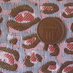 フランス生地（L）ヒョウ柄　ピューマ柄　レオパード　斑点　ポーチ　通帳入れ　鍵入れ　コスメ入れ　デバイス入れ 2枚目の画像