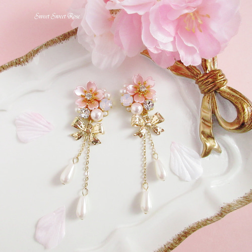 再販】桜ビジューと揺れる小さなしずく～Sweet Pink～ イヤリング
