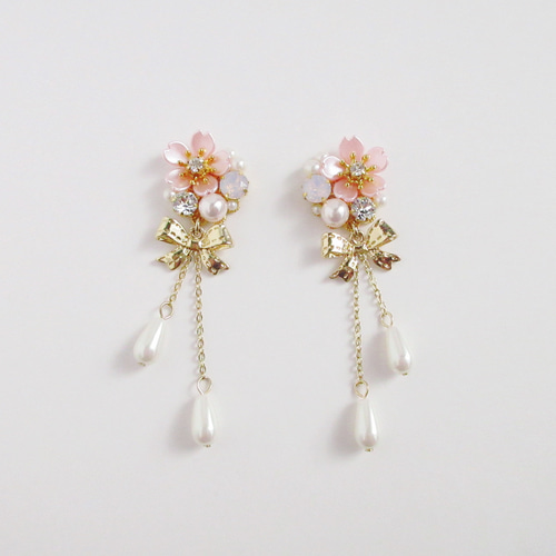 ♡ハンドメイド♡ビジューピアスイヤリング№103桜バージョン