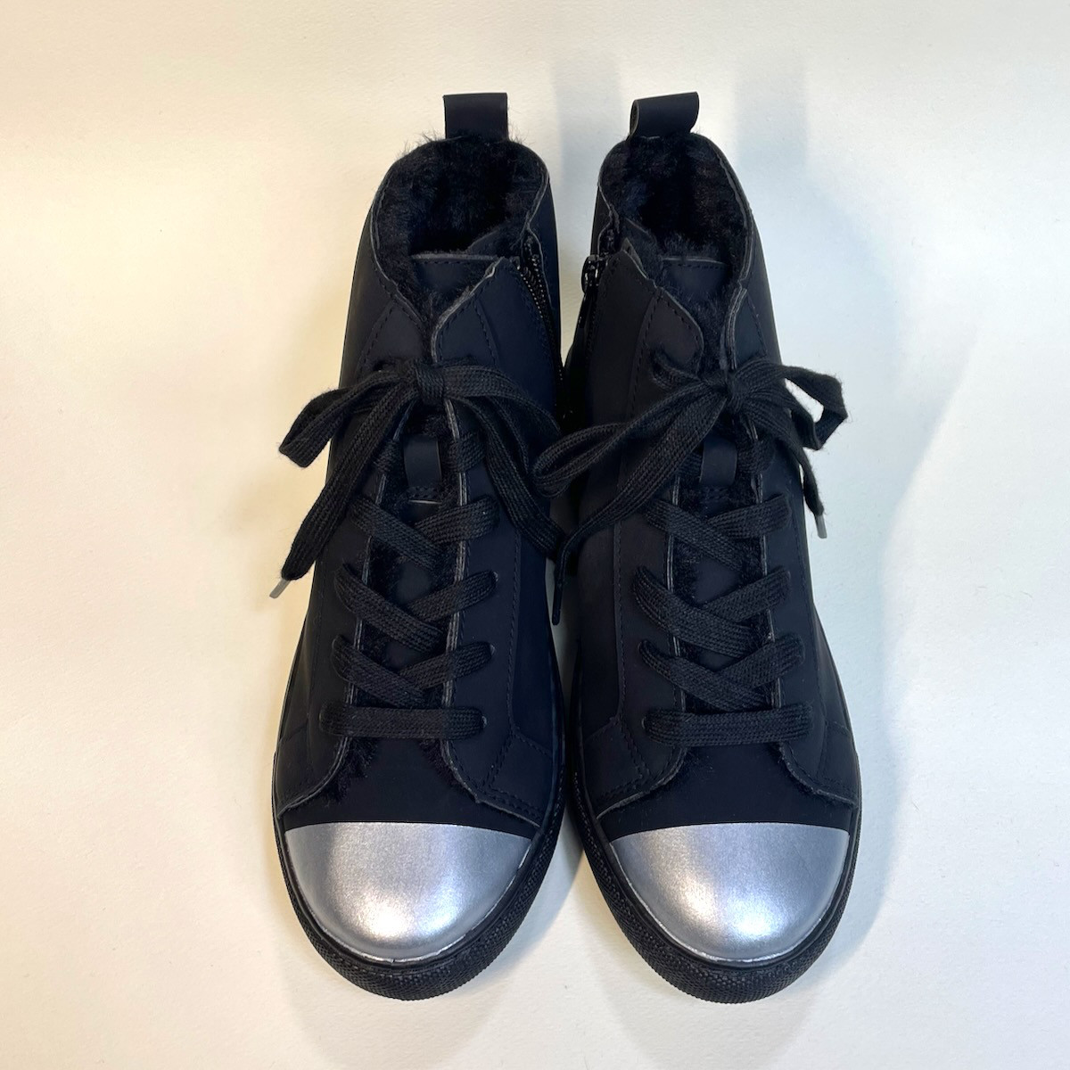 エコファーであったか♪バイカラーボアブーツ(ブラック × シルバー)