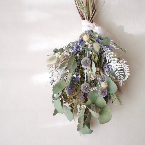 ルリタマアザミとセンニチコウのスワッグ ドライフラワー amijus 通販