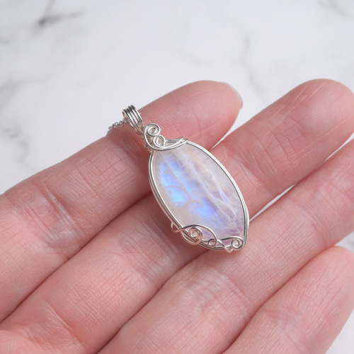 ブルームーンストーン ペンダントトップ ワイヤーラッピング