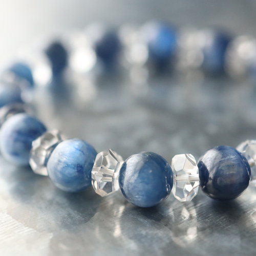 ☆スーパープレミアムブレス☆…☆藍晶石☆カイヤナイト：約9ミリ＆水晶