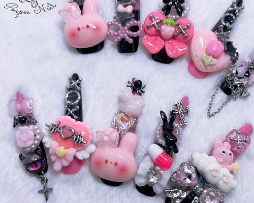 〔現品〕♥ナースにゃんこ♥ 地雷系 量産型 平成女児 ネイルチップ ♡ネイルチップ 地雷系 平成女児 量産型 ピンク 黒 猫 ナース