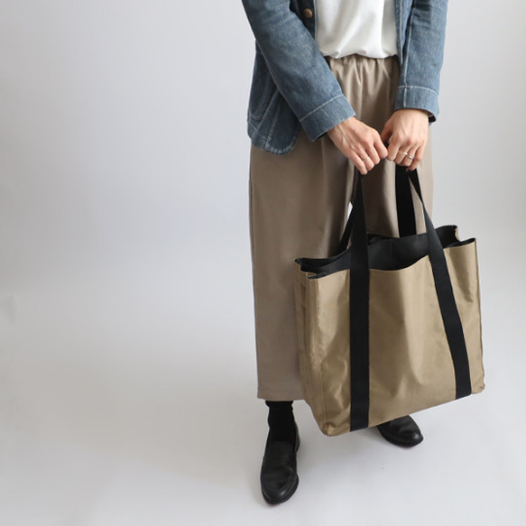 （送料無料）ラスト２　最終ＳＡＬＥ　Lサイズ パラシュート防水ナイロン 間仕切 トートバッグ　鞄  P48C 8枚目の画像