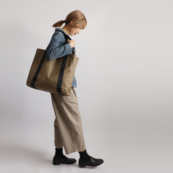 （送料無料）ラスト２　最終ＳＡＬＥ　Lサイズ パラシュート防水ナイロン 間仕切 トートバッグ　鞄  P48C 9枚目の画像