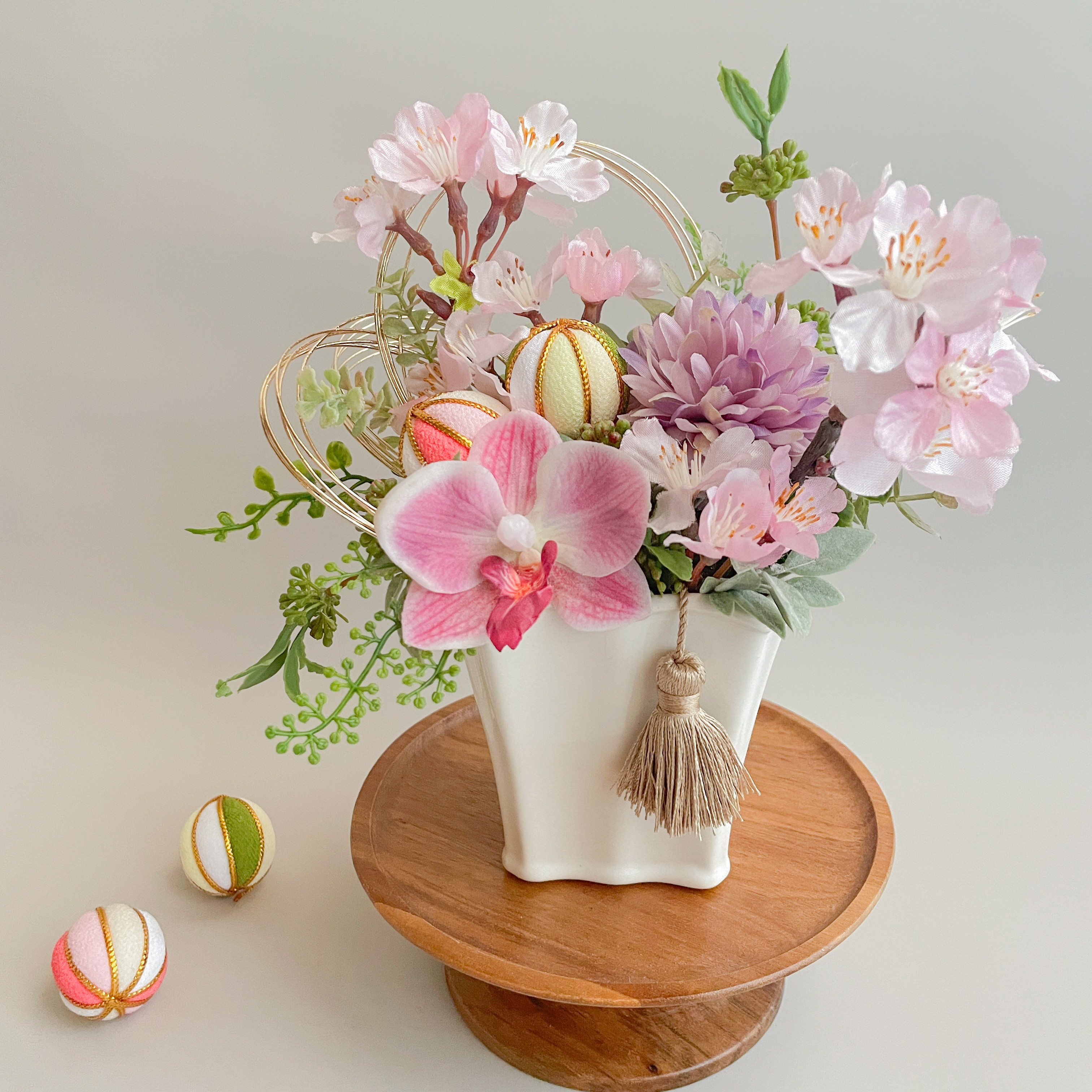 【仏花】和の彩り ― 雅（みやび）アレンジメント　胡蝶蘭　桜　桃　華やか　アレンジ　プレゼント　お供え