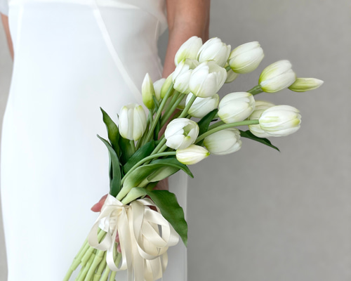 ホワイトアネモネとチューリップのパステルブーケ＆ブートニア
