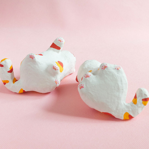 創作紙張り子 福招き猫 -季節の小物付き- 招き猫 めでたいけん 通販