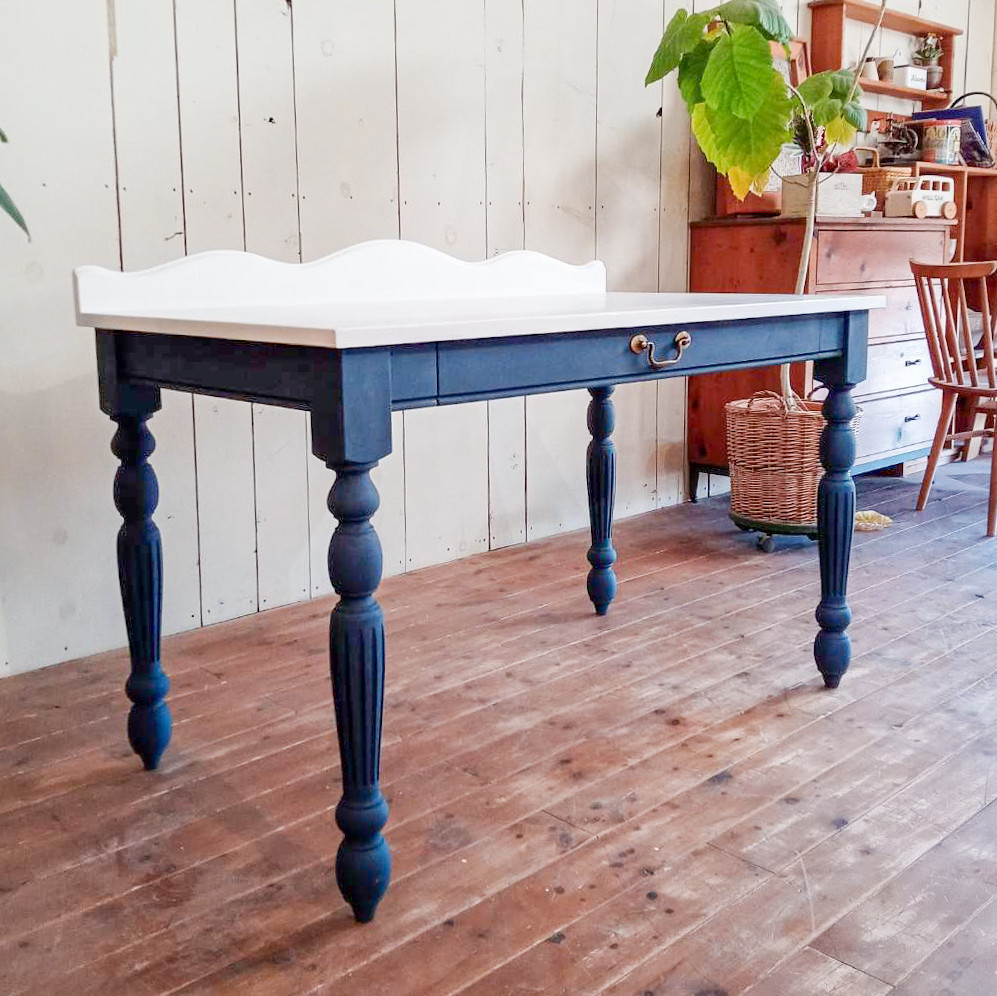 海外インテリア風キッズデスク アンティーク調大人かわいい学習机 1200×700ワイドデスク オーダーメイド家具