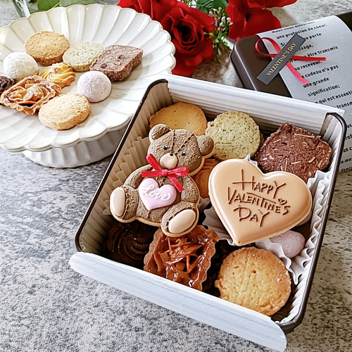 可愛いテディベア(ダークブラウン)のクッキー缶【2026年】バレンタイン