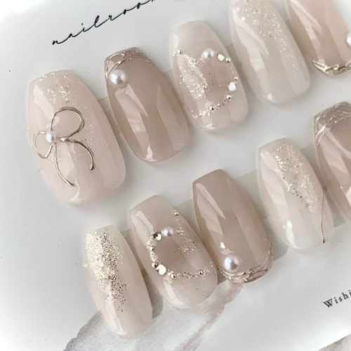 再販】ホワイトベージュのハートネイルチップ 大人可愛い