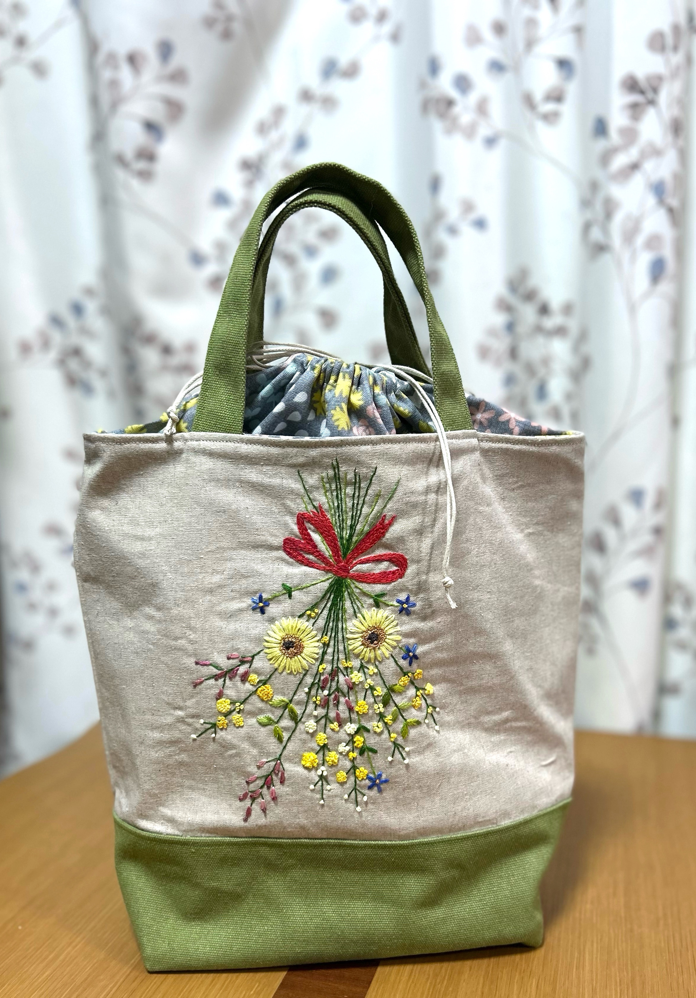 若草色帆布のミモザの花束トートバック