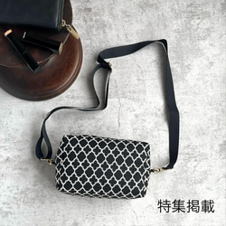 ショルダーバッグ/【特集掲載】/長財布・ペットボトルOK/軽くて丈夫・斜めがけ/モノトーンboxショルダーバッグ 1枚目の画像