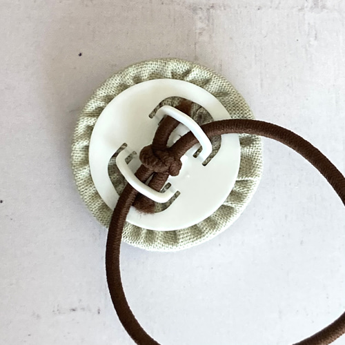 handmade刺繍くるみボタン マグネット仕立て✤ミモザのリース⚘⚘⚘ handmade刺繍くるみボタン マグネット仕立て✤ミモザのリース⚘⚘⚘