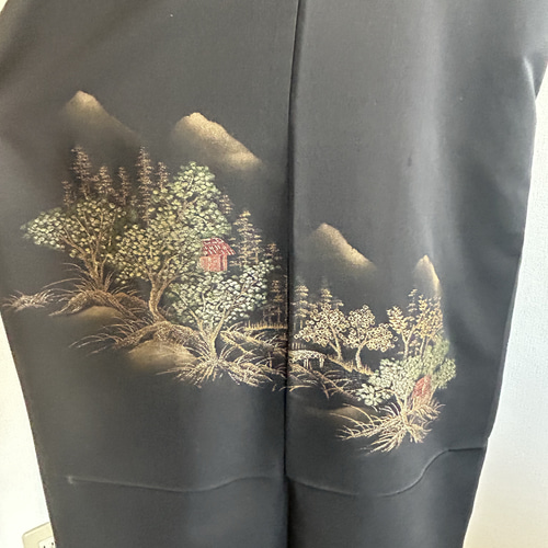着物リメイク　紋付刺繍のジレ 着物リメイク 紋付刺繍のジレの通販 by 夢想庵｜ラクマ