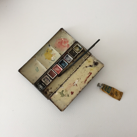 アンティーク水彩絵具のパレット イギリス製 鉄ものディスプレイ